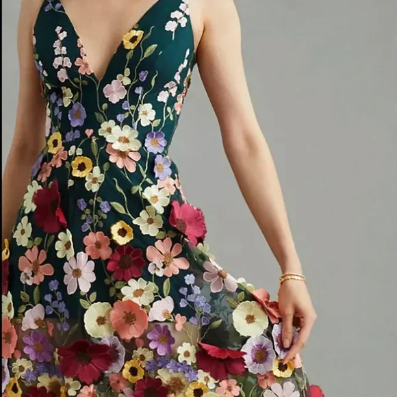 Helsi Mia Floral Embroidered Midi Dress - Picture 2 of 7